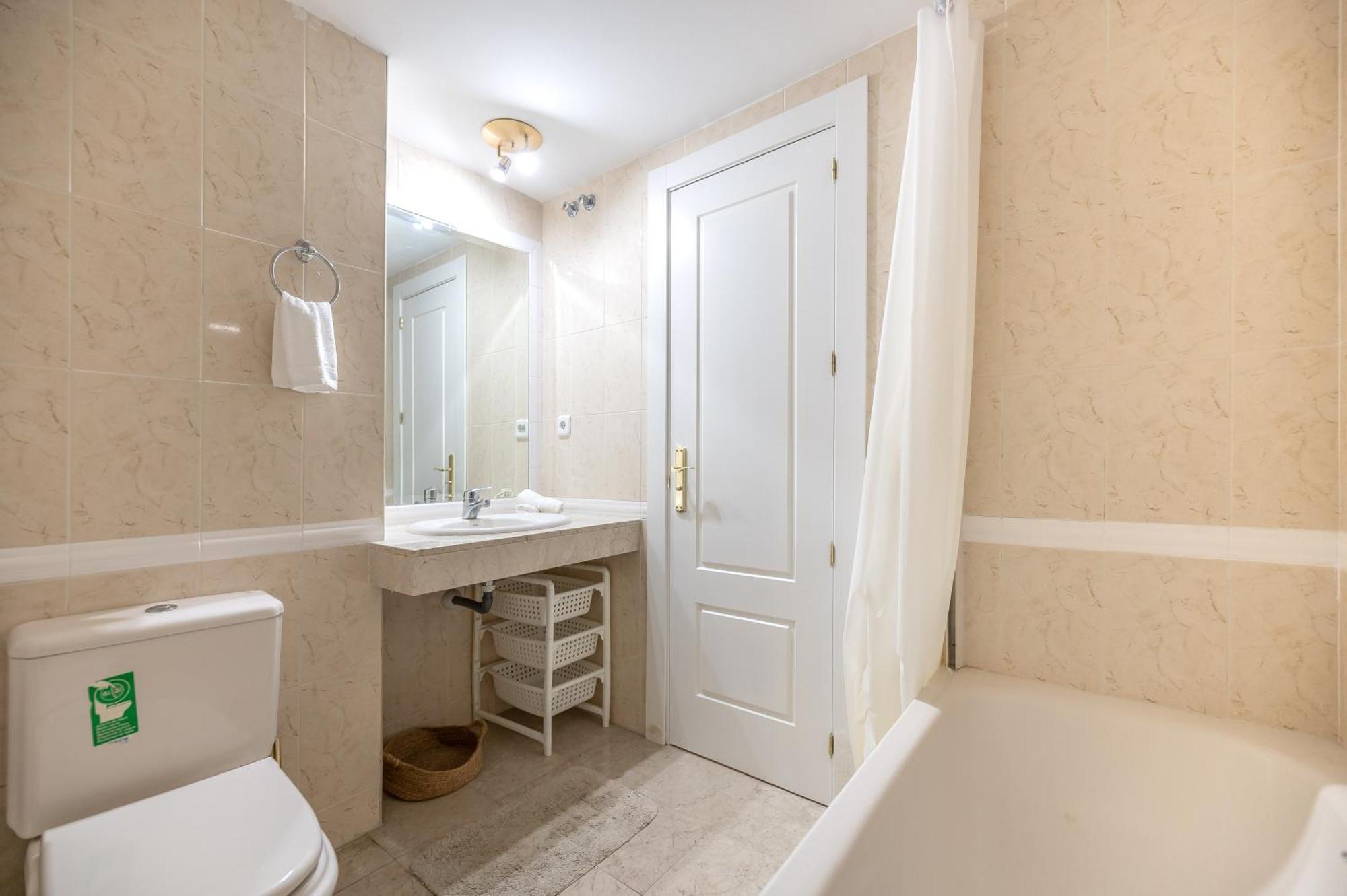 Apartment Cozy 2 Bdrm W Sea Views Next To Puerto Banus