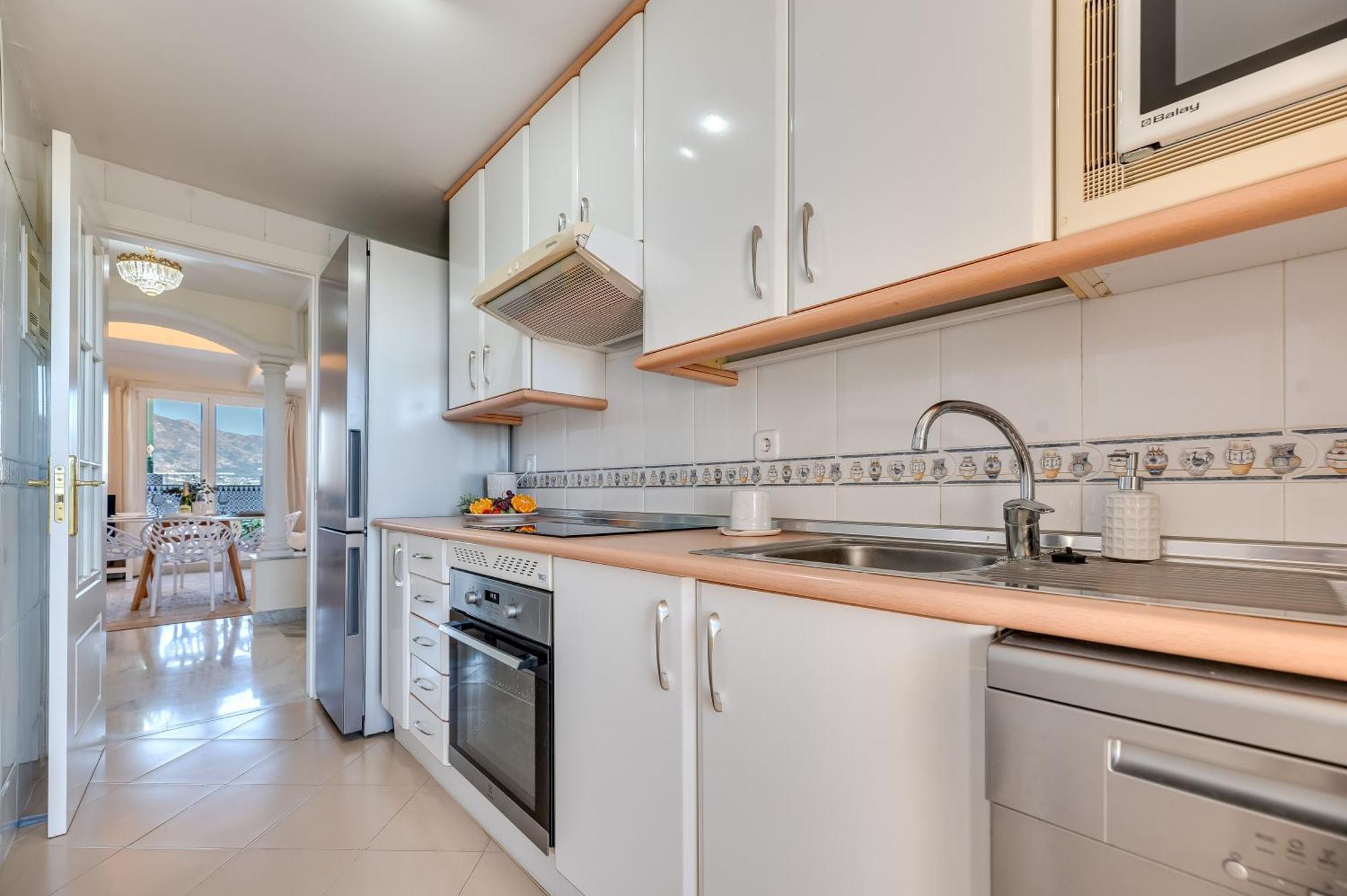 Cozy 2 Bdrm W Sea Views Next To Puerto Banus Apartment Marbella