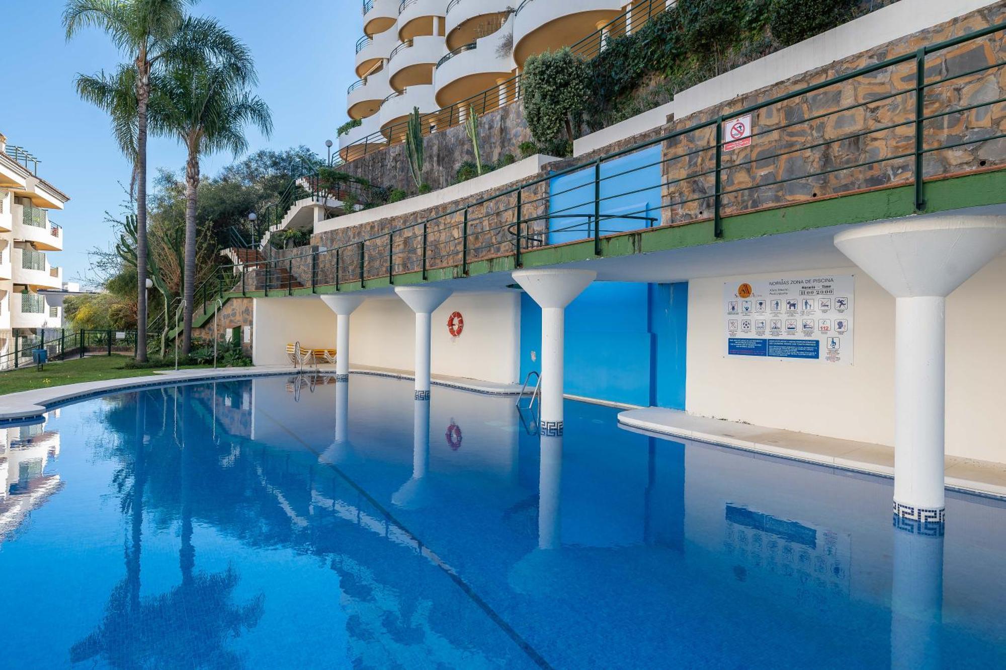 Cozy 2 Bdrm W Sea Views Next To Puerto Banus Marbella