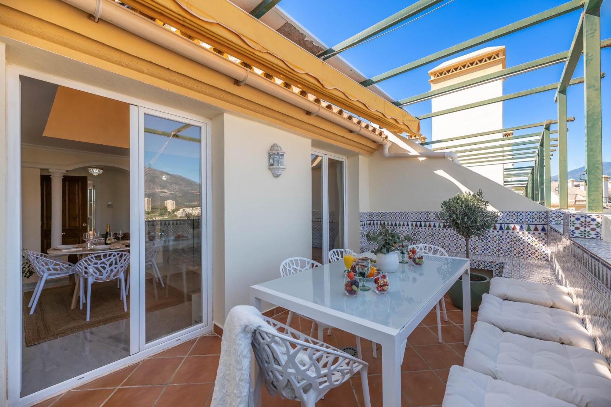 Cozy 2 Bdrm W Sea Views Next To Puerto Banus Apartment