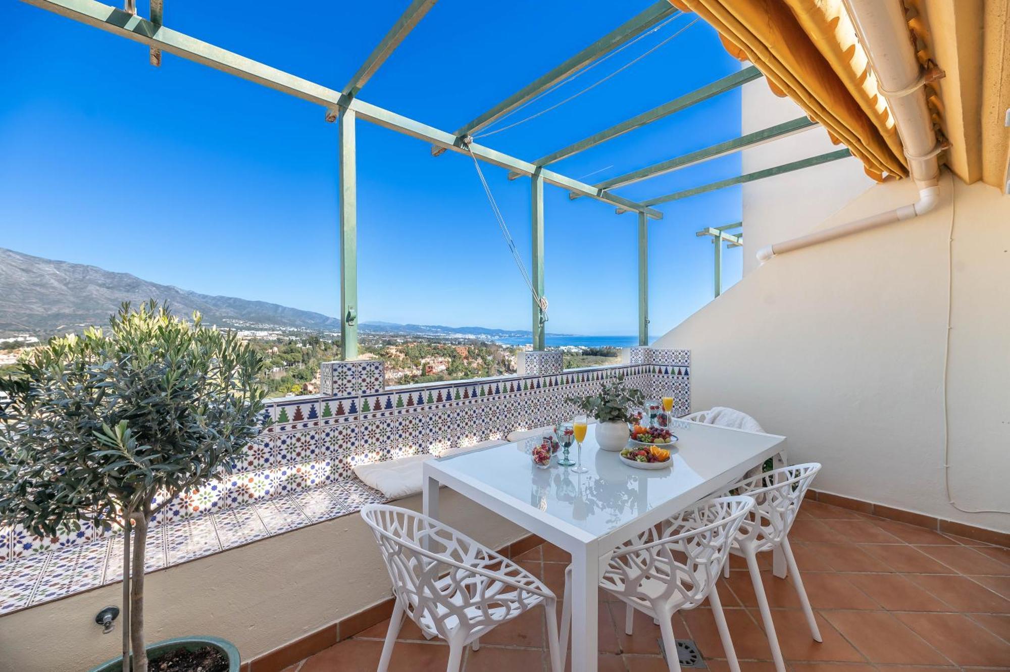 Cozy 2 Bdrm W Sea Views Next To Puerto Banus