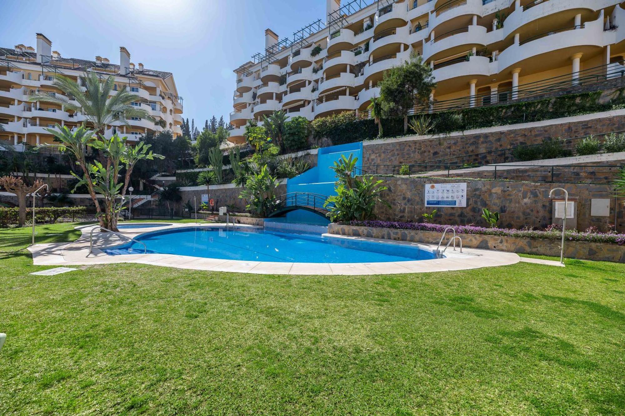 Cozy 2 Bdrm W Sea Views Next To Puerto Banus