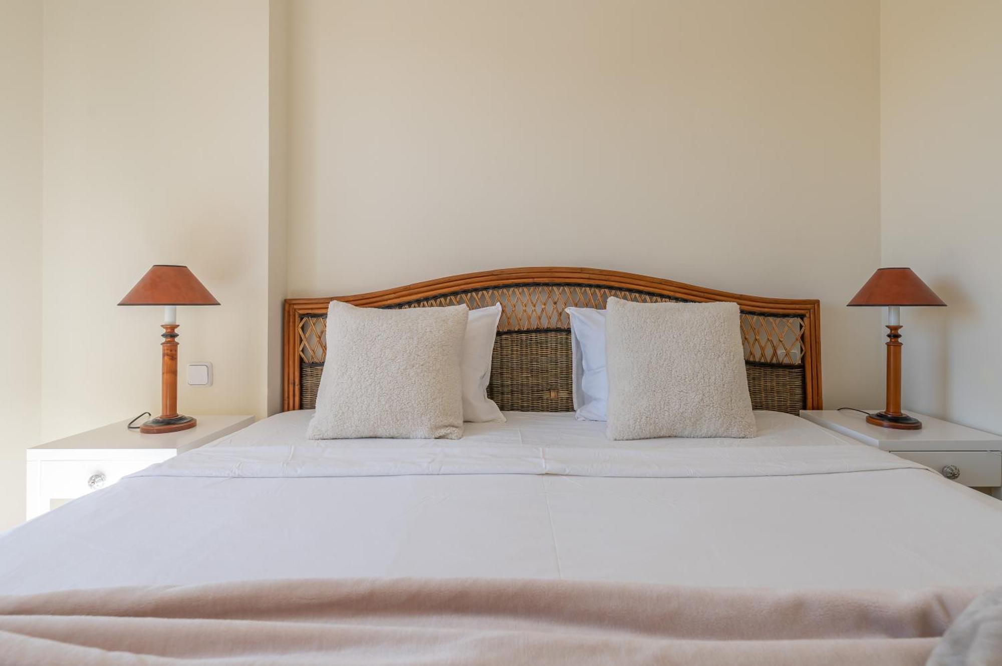 Cozy 2 Bdrm W Sea Views Next To Puerto Banus